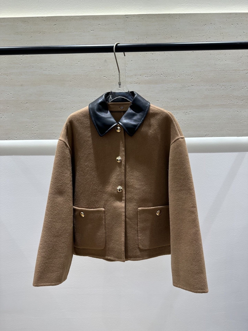 Ce1i*e outwears